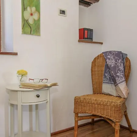 Marija-lorena In Gora Glušići Labin (Istria)