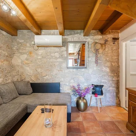 Marija-lorena In Gora Glusici - Haus Fuer 4 Personen Labin (Istria)