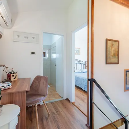 Vikendica Marija-lorena In Gora Glusici - Haus Fuer 4 Personen Labin (Istria)